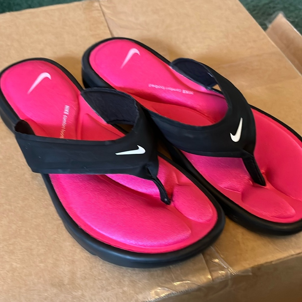 Ladies sandals Size 7/8
